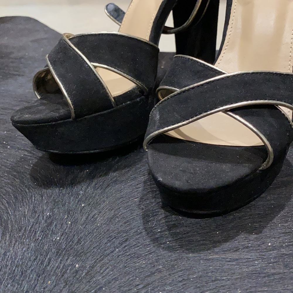 Size 7.5 Shoe Set - Picture 5 of 6